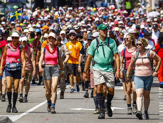 Ernstig zieke Bart Peters loopt Nijmeegse Vierdaagse voor Kika