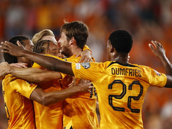 Oranje walst met 3-0 over Griekenland heen