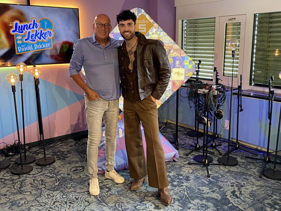 Duncan Laurence kwam lekker lunchen en kletsen over z'n nieuwe single "Electric Life"