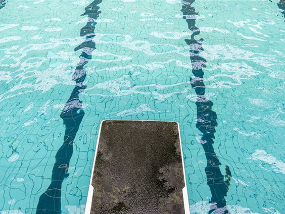 Jurrie Oosterloo (79) heeft eindelijk zwemdiploma A binnen