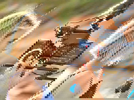 Veiling The Crown: Nederlandse Lynn is te zien in de serie!