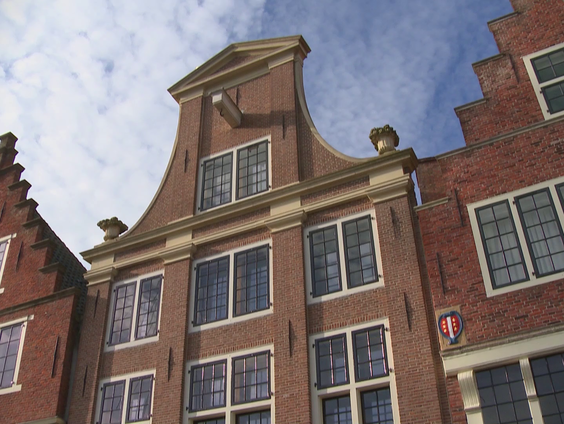 Paul Rem onderzoekt de Nederlandse bouwkunst in een nieuwe MAX Vandaag serie