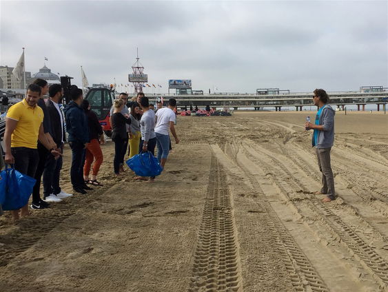 Ralph Groenheijde ruimt iedere dag het strand van Scheveningen op