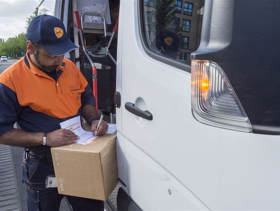 Wat gebeurt er nu precies met de Niet Thuis-briefjes van PostNL?