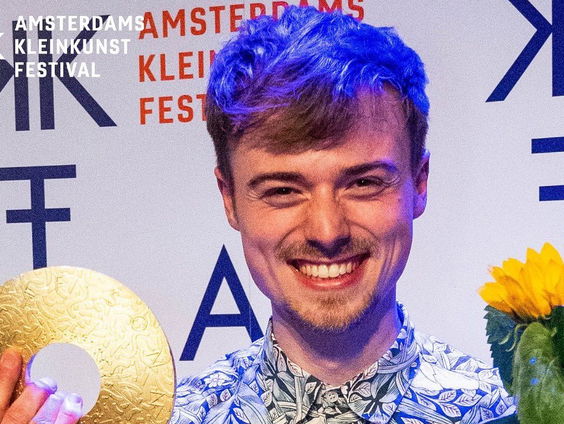 Luuk Ransijn wint het Amsterdams Kleinkunst Festival