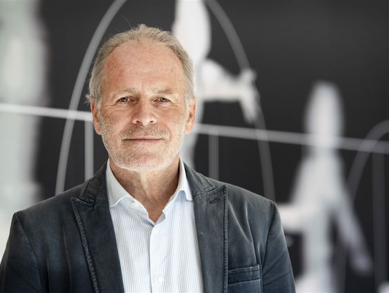 Gerard Dielessen over zijn boek 'Als je de lat lager legt ga je niet hoger springen’