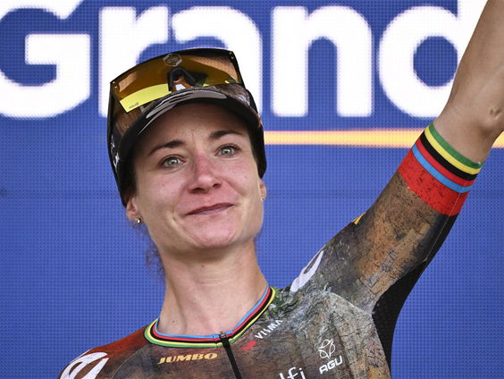 De puppiepootjes van Marianne Vos