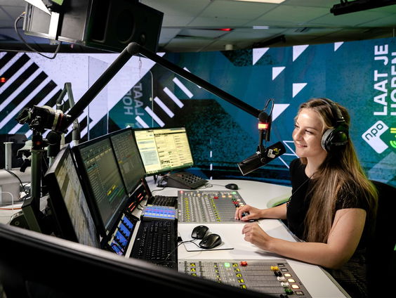 Jorien Renkema in de studio te gast om te praten over 3FM Serious Request