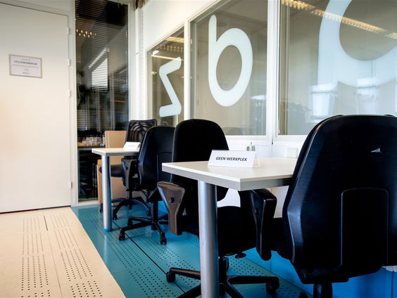 De werkloosheid neemt toe en het personeelstekort ook. Hoe dan?