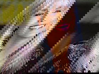 Country Roads: Emmylou Harris