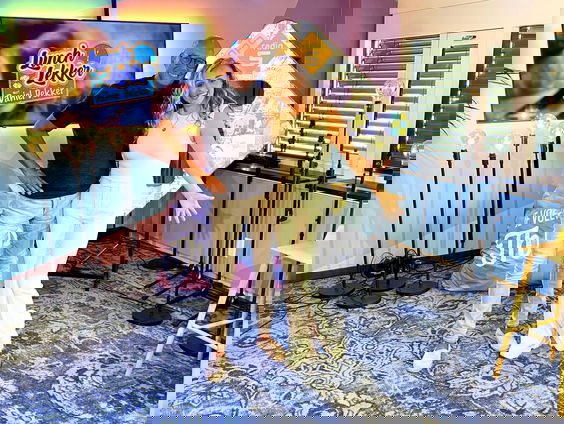 Patricia van Haastrecht in de studio over haar nieuwe single 'Not So Different'