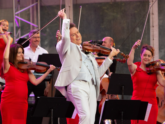 Orkestleider Guido Dieteren van The Maestro & The European Pop Orchestra op Amerikaanse televisie!