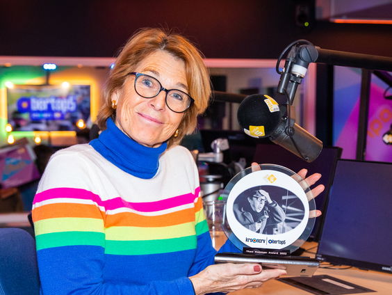 Marcella Mesker verrast over het winnen van de Theo Koomen Award