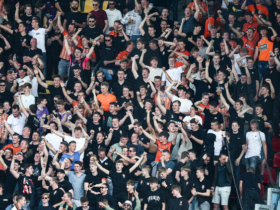 Uit Volle Borst voor deze bijzondere clubliederen!