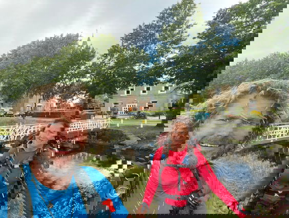 Barry en Monique gaan pelgrimstochten organiseren voor beginners