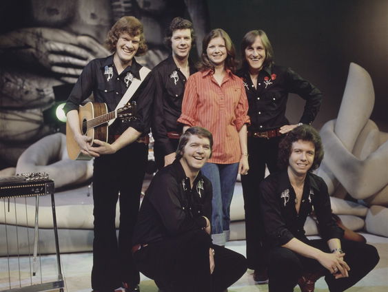 Country Roads: The Tumbleweeds