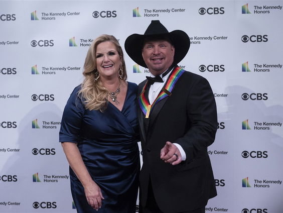 Country Roads: Garth Brooks