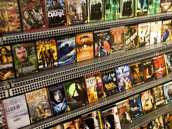 En weer een videotheek minder. Toch zijn er nog liefhebbers van videotheken.