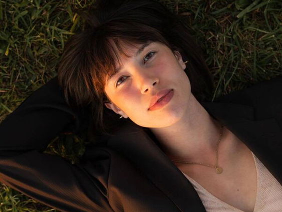 Zangeres Meau over haar nieuwe single Eigen Weg