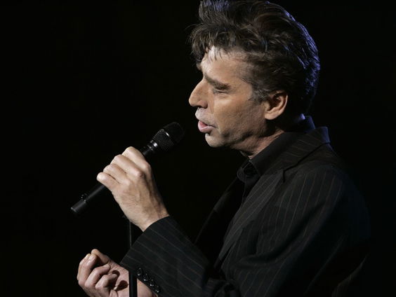 Remco Boas vernoemt een plein naar Maarten van Roozendaal