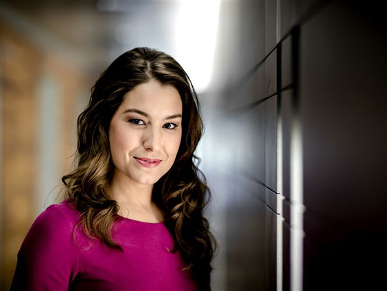 Amber Brantsen maakt voor het vijfde jaar op rij 'De Kerstpodcast'