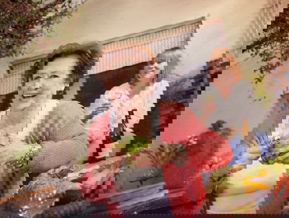 Gisele de Bruijn (87)- schrijfster van superleuk kookboek A Table mes enfants!