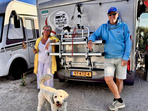 Peter en Myran gaan vloggend de wereld over