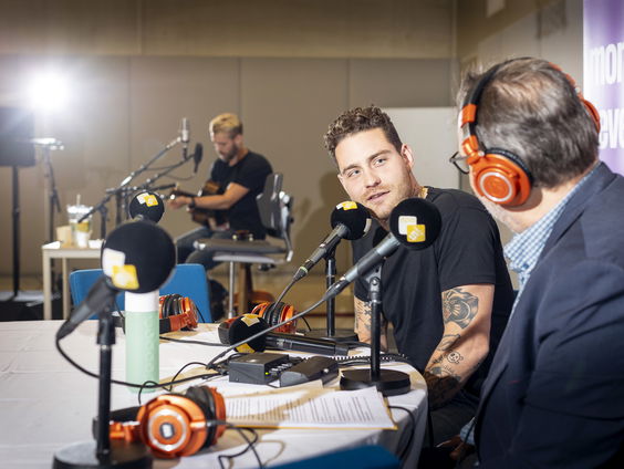 Douwe Bob met optreden in de bajes in de voetsporen van Johnny Cash