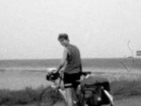 Nieuw in 1984: De multifunctionele fietsbroek, in 1 handomdraai weer fancy op het terras!