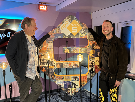 Danill Aleksin over Ingeburgerd