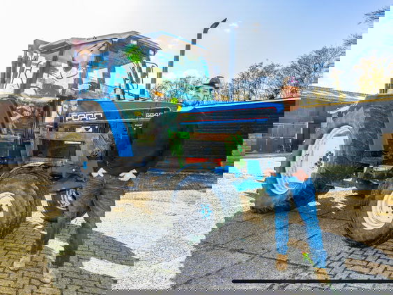 Boer Paul rijdt 3800 km op een trekker naar de Noordkaap