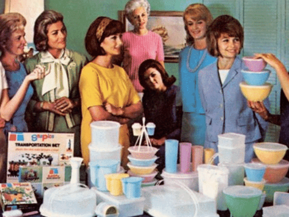 Terug naar de tupperware-party's in de jaren 60! #dagvantoen
