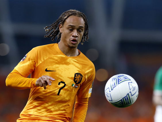 Leo Oldenburger schreef het boek 'Xavi', over een van de meest veelbelovende voetballers van dit moment!