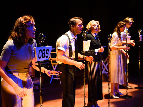 Theaterhoorspel War of The Worlds, met o.a. William Spaaij en Gerrie van der Klei