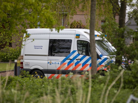 De politie speelt verstoppertje met scholieren
