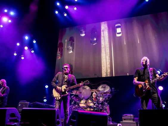 Bellen met JB Meijers en Barry Hay over hun nieuwe single 'Unconditionally'