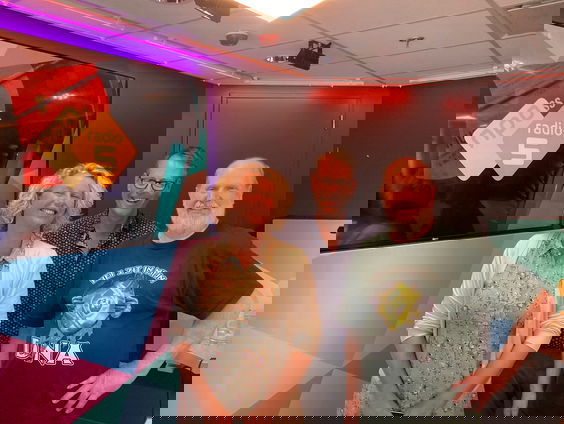 De Roze Supporters rukken op!