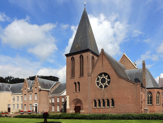 Kloosters vangen vluchtelingen op