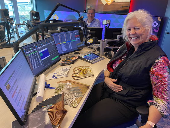 Michelle Span schreef een boek over waaiertaal.