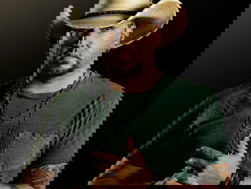 Country Roads: Jason Aldean