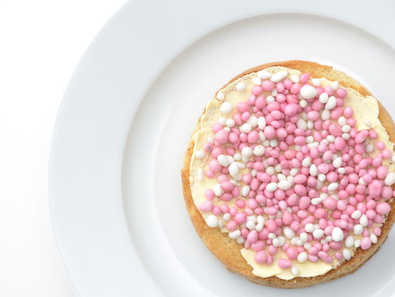 Vier vriendinnen van de Verjaardagsstraat