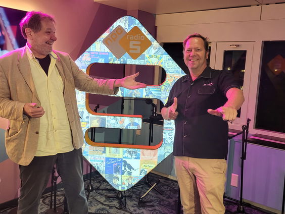 Dominee Fred Omvlee herdenkt Elvis Presley