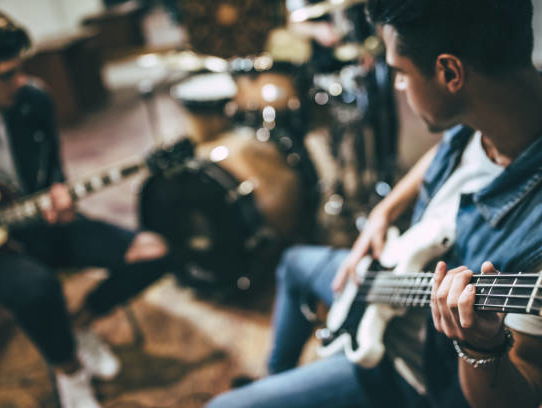 Peter Slager en Julie Scott maken liefdevol lied in coronatijd