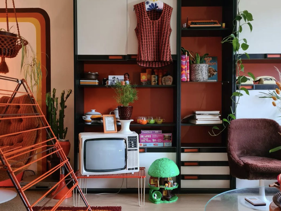 Laura Hofenk heeft een winkel met alleen maar jaren 70-spullen