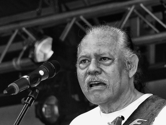 Eddie Chatelin:'Door het uitvallen van een band mochten we in Duitsland optreden.'