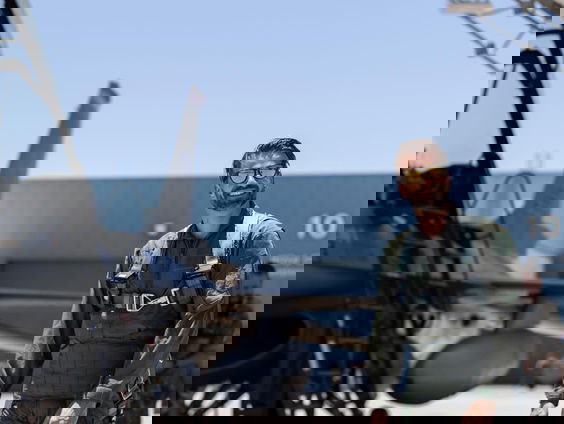 Mark Tuitert vloog voor zijn podcast in een F16!