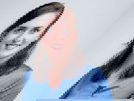 Tirza van der Graaf (Blauw Bloed) over het bezoek van Prinses Beatrix op Curaçao en Aruba