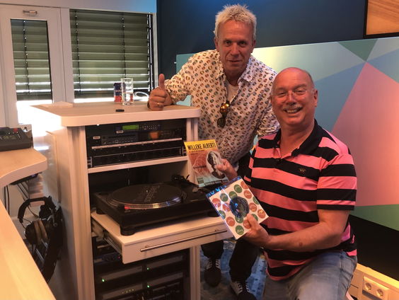 Gerard Geluk uit Rotterdam verzamelt Nederpop singles