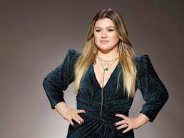Country Roads: Kelly Clarkson