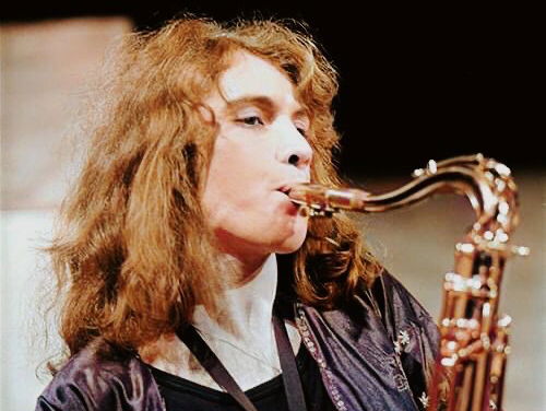 Multi-instrumentalist Klaas Versteeg was niet alleen muzikant maar ook komiek!